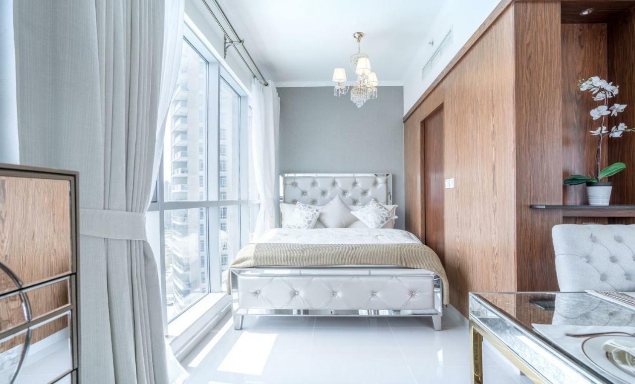 دبي Elite Royal Apartment - Full Burj Khalifa & Fountain View - Premier - 2 Bedrooms & 1 Open Bedroom Without Partition المظهر الخارجي الصورة
